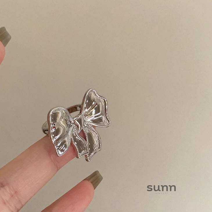 Daiana French Bow Ring [DMKA4IJR]