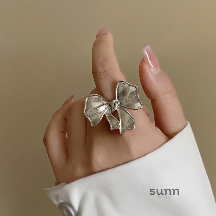 Daiana French Bow Ring [O5HHPIOS]