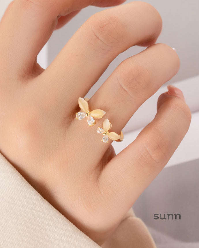 Daijah Opal Double Butterfly Ring [L67NAQFS]