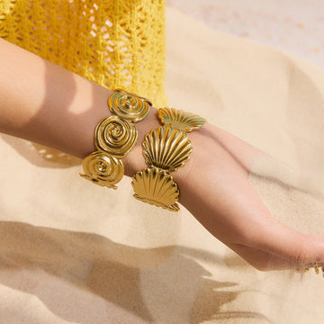 Daila Iridescent Shell Cuff [OAER5UM0]