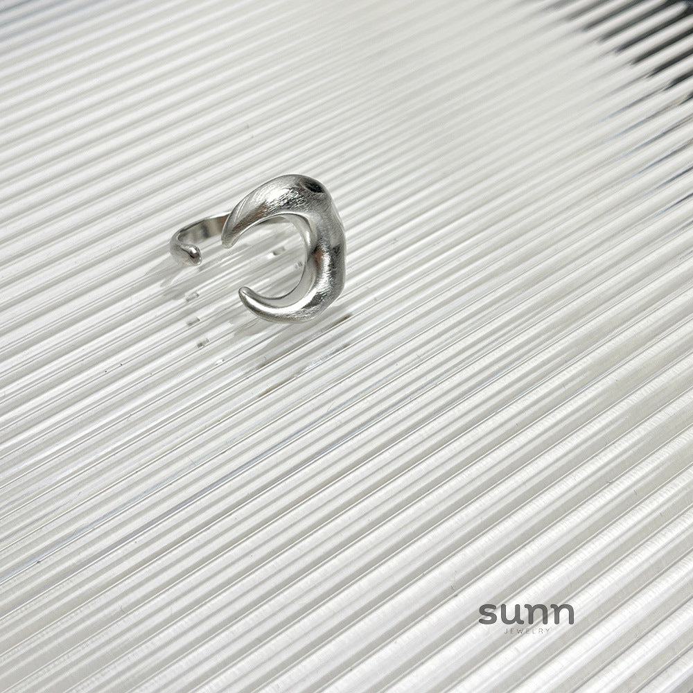 Daisey Lunar Letter Ring [ERA4OUYW]