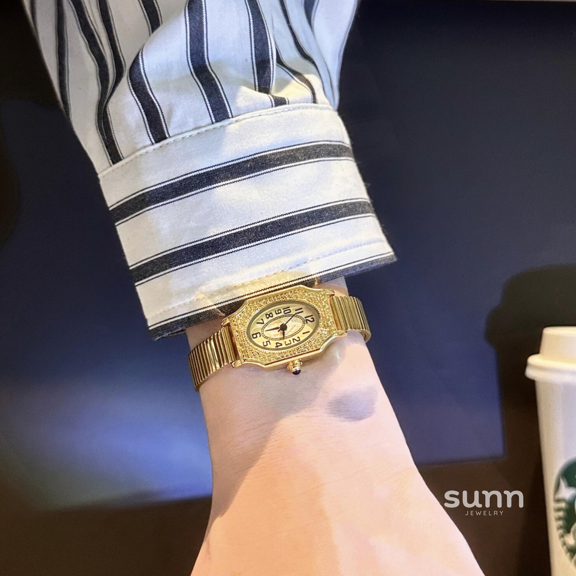 Dalila Retro Bracelet Watch [VNE96DMK]