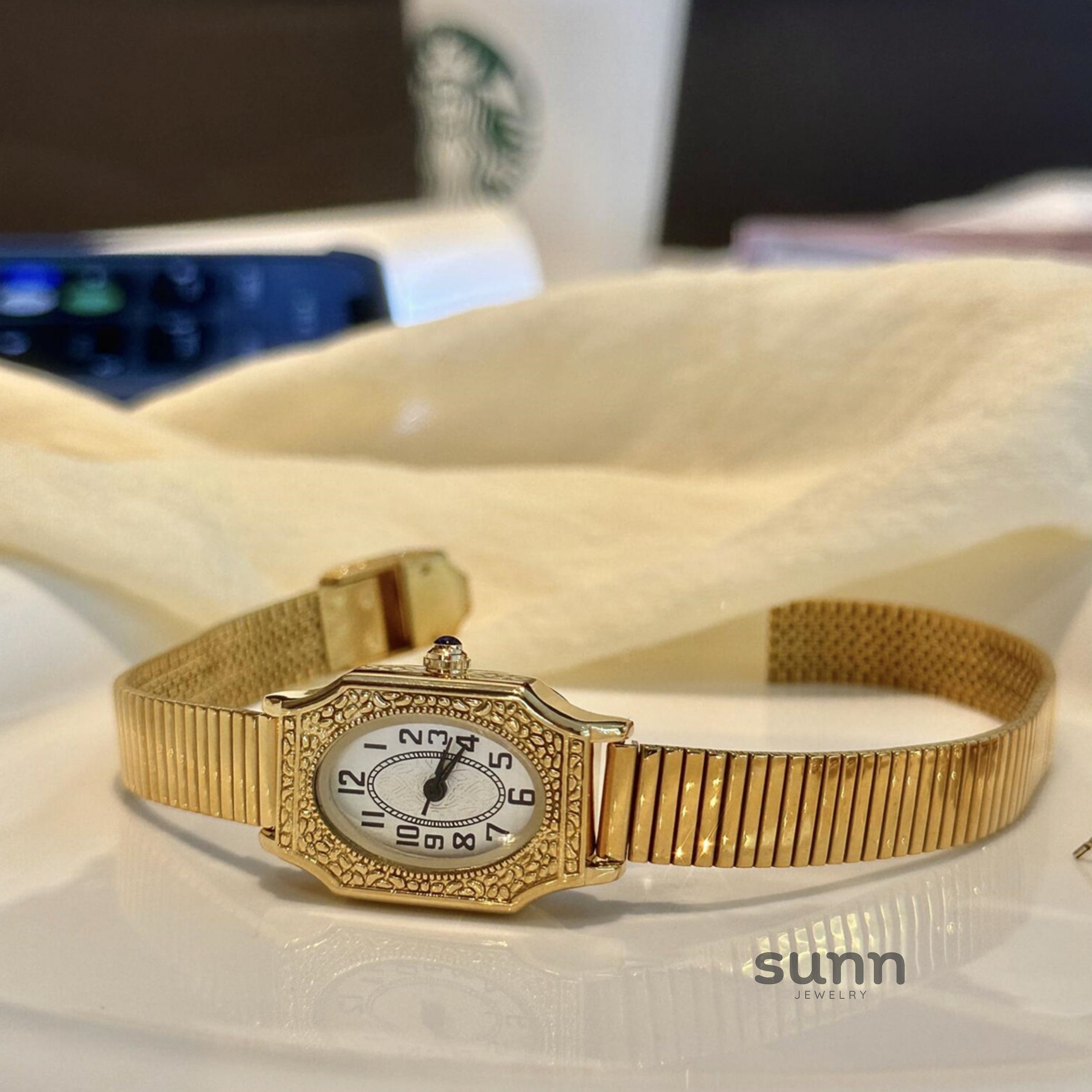 Dalila Retro Bracelet Watch [KKAOIXAK]