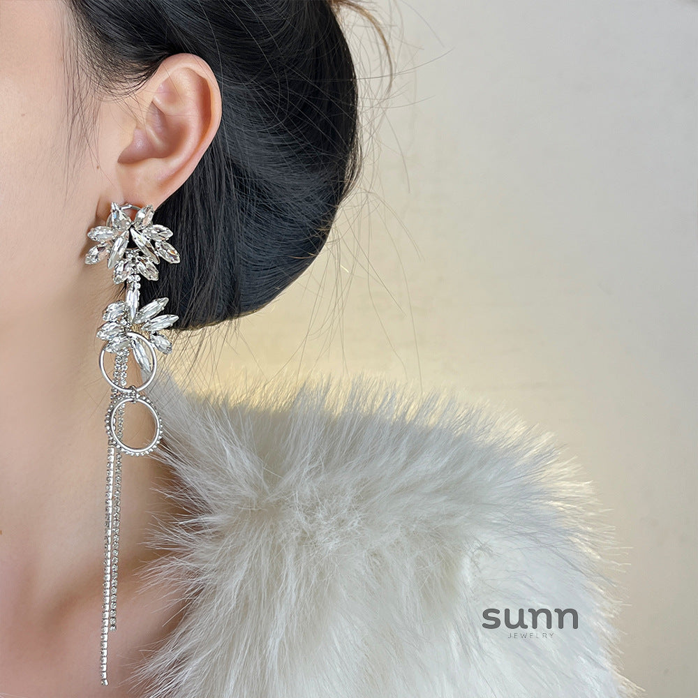 Dalyla Floral Tassel Earrings [E3CDFS9G]