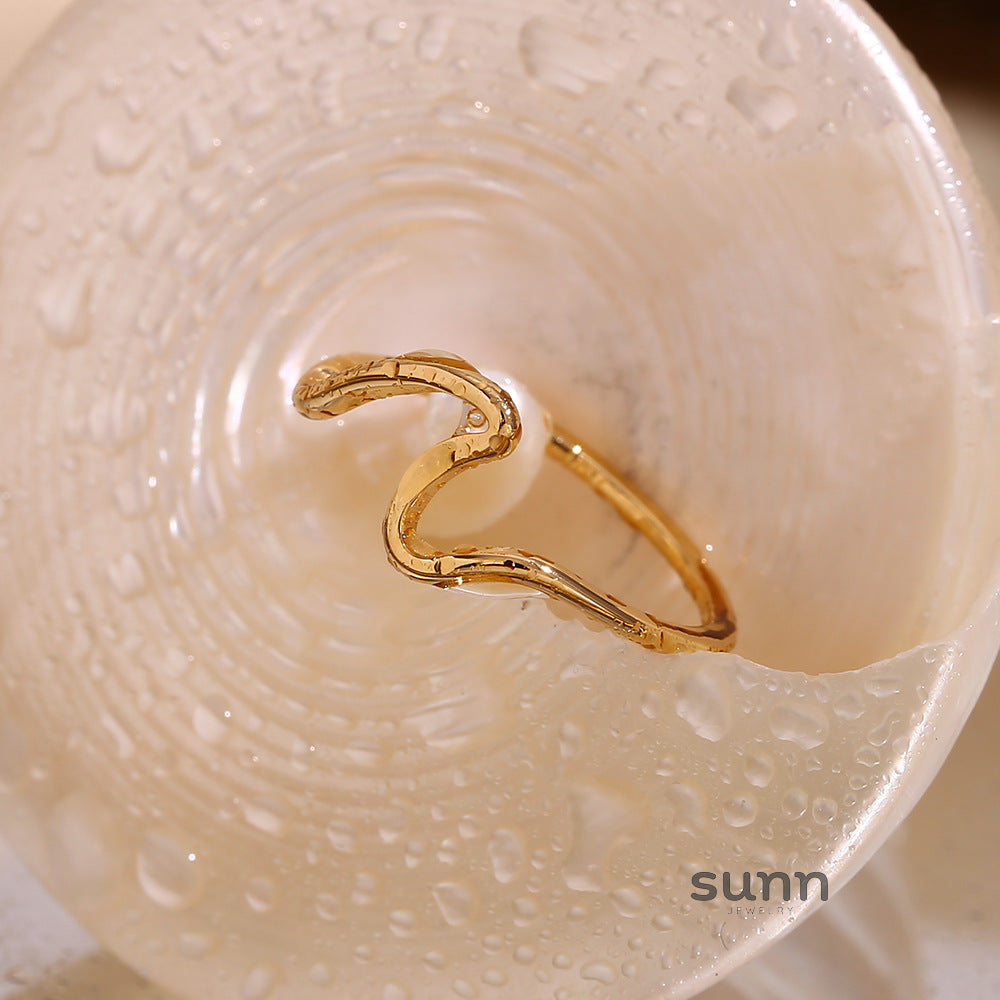 Dalyla Gold Wave Ring [APK5FK76]
