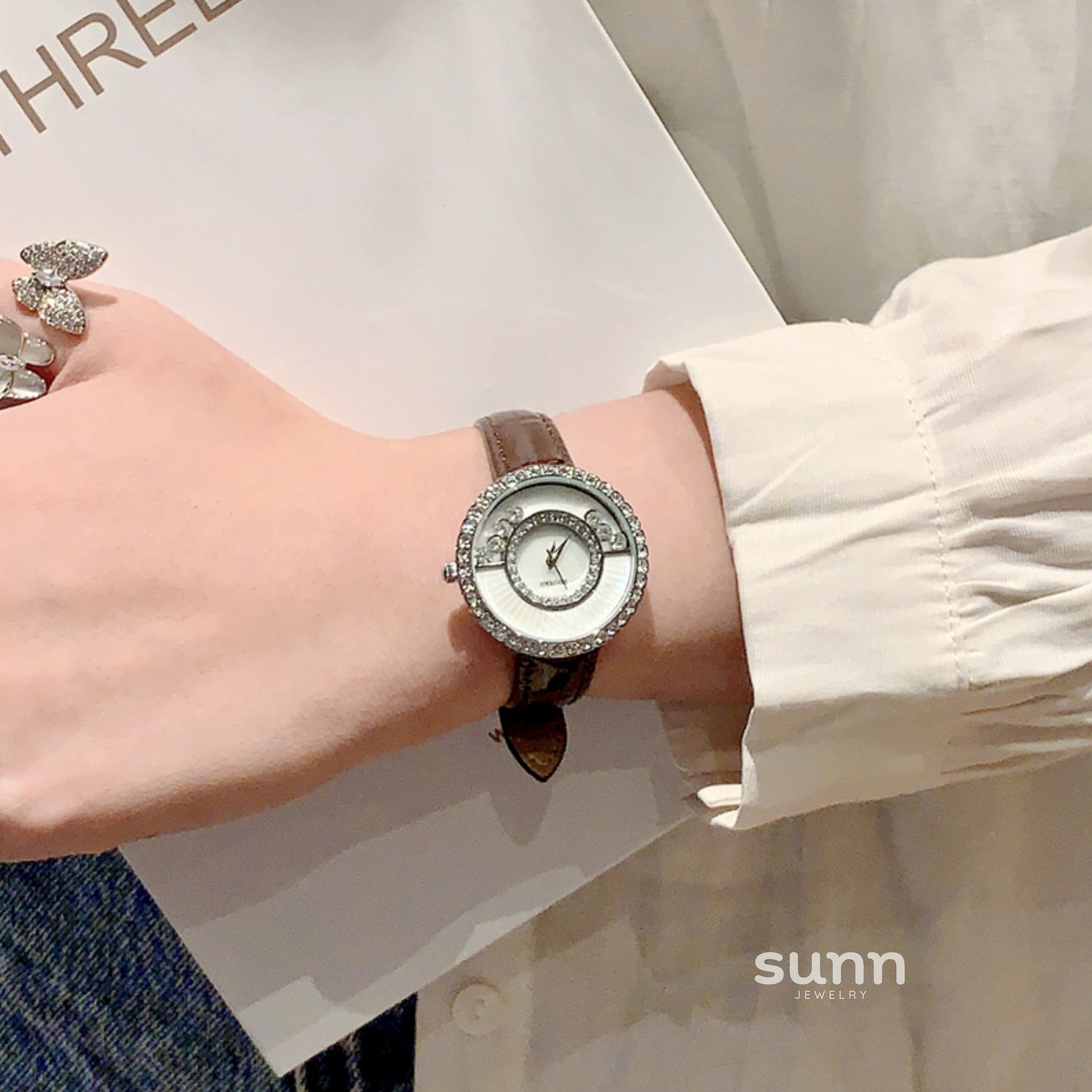 Damari Elegant Leather Watch [DOFVZ97G]