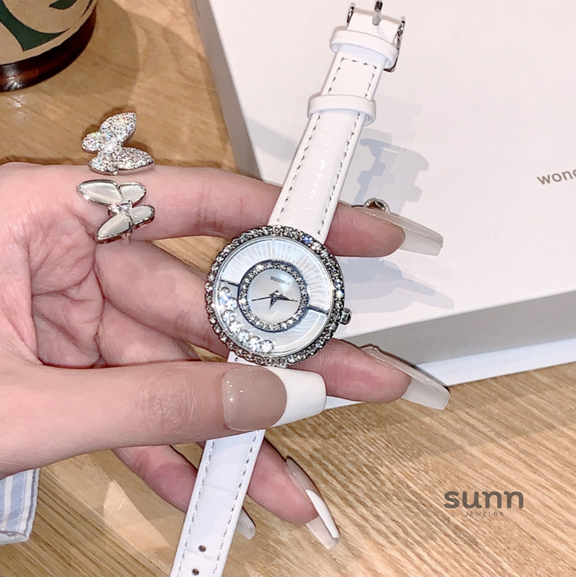 Damari Elegant Leather Watch [2JT731UZ]