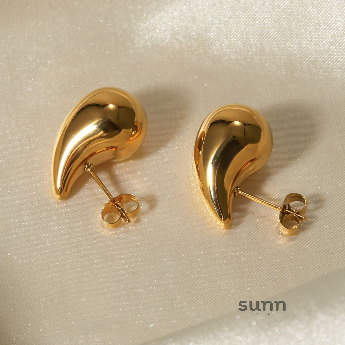 Damari Sculpted Waterdrop Earrings [KKI263VU]