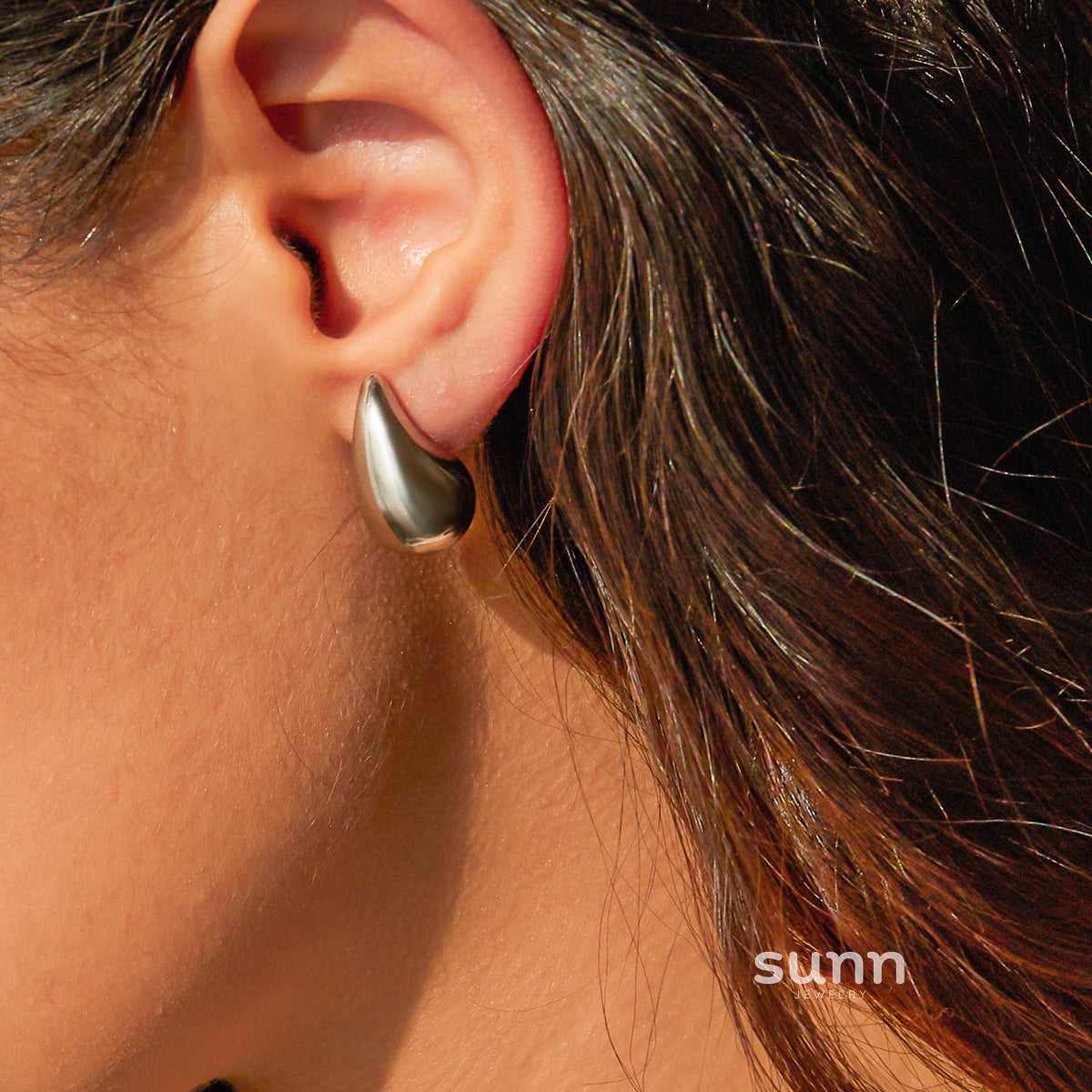Damari Sculpted Waterdrop Earrings [MML169VY]