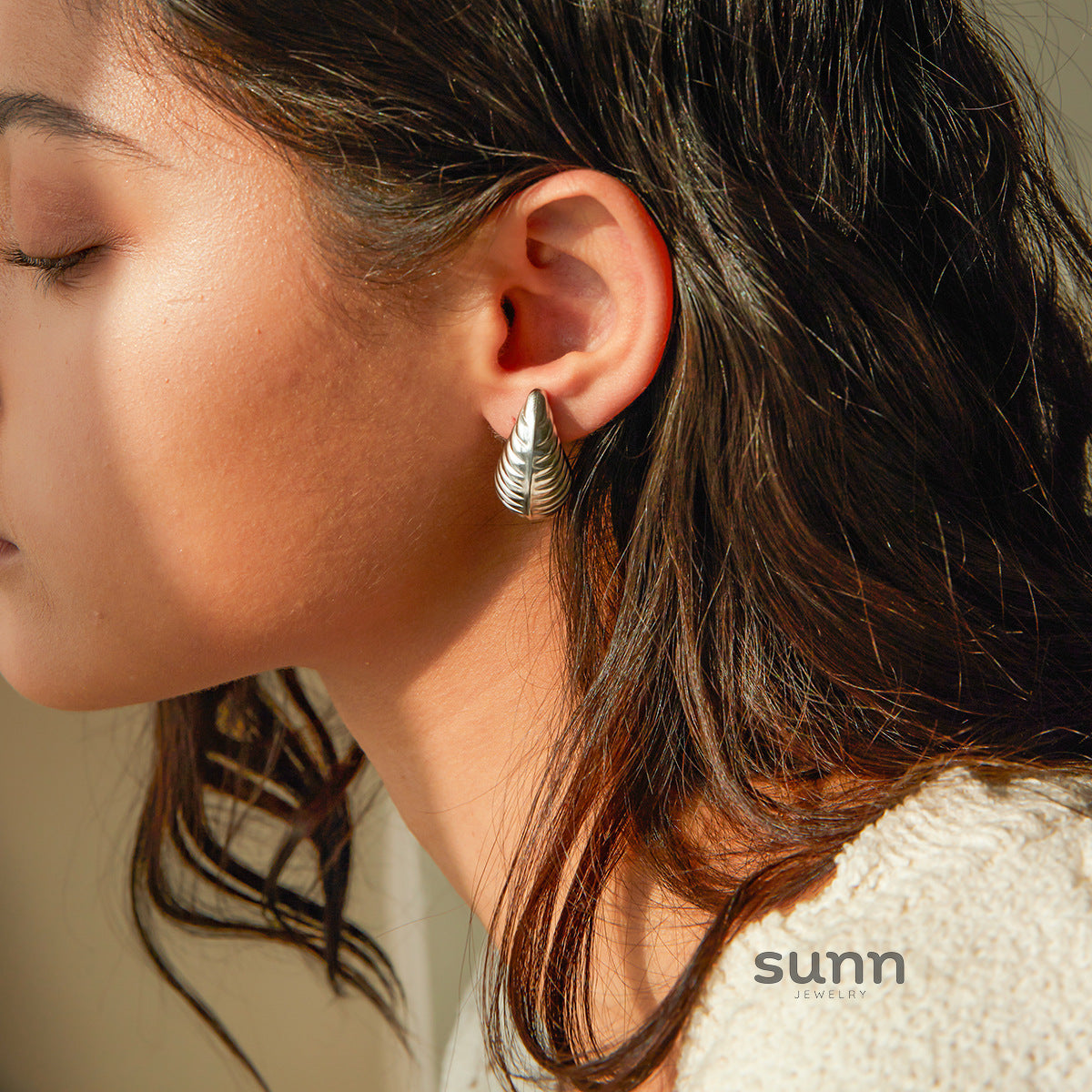 Damari Sculpted Waterdrop Earrings [CIZ0ANU6]