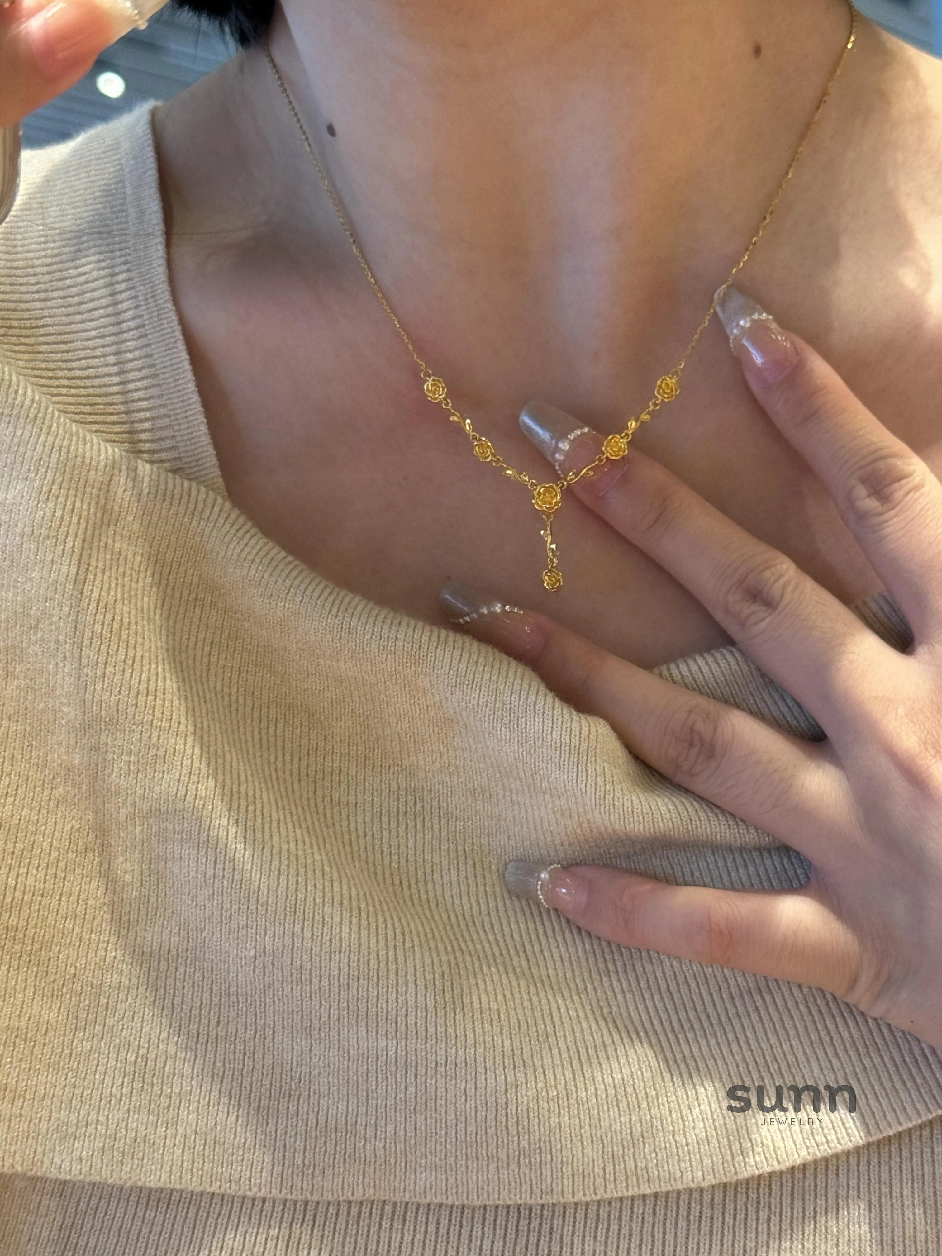 Damaris Golden Rose Dream Necklace