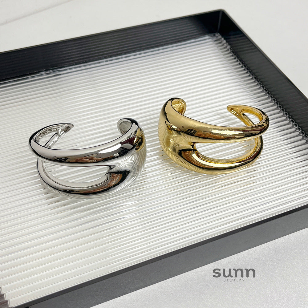 Damiyah Metal Cut-Out Cuff [CL18AXU6]