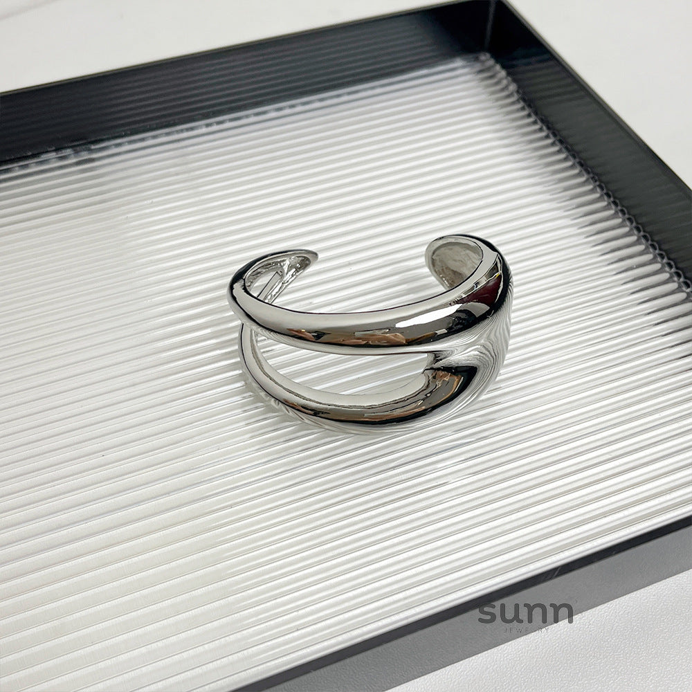 Damiyah Metal Cut-Out Cuff [1X7TBHXL]