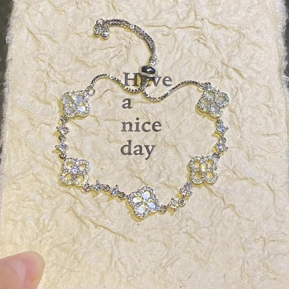 Dana Delicate Clover Bracelet [FHWYO5W0]