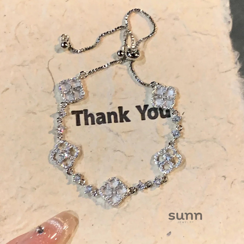Dana Delicate Clover Bracelet [BW3JOC90]