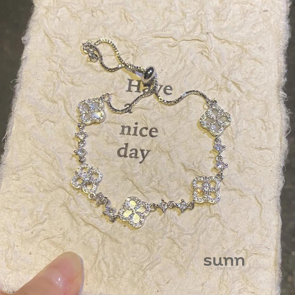 Dana Delicate Clover Bracelet [40AKOESW]