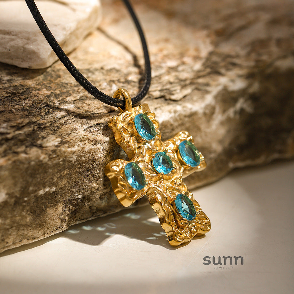 Dana Gold Cross Pendant Necklace [F64E06GC]