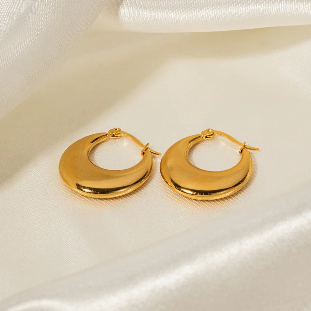 Dani Sculptural U-Hoop Earrings