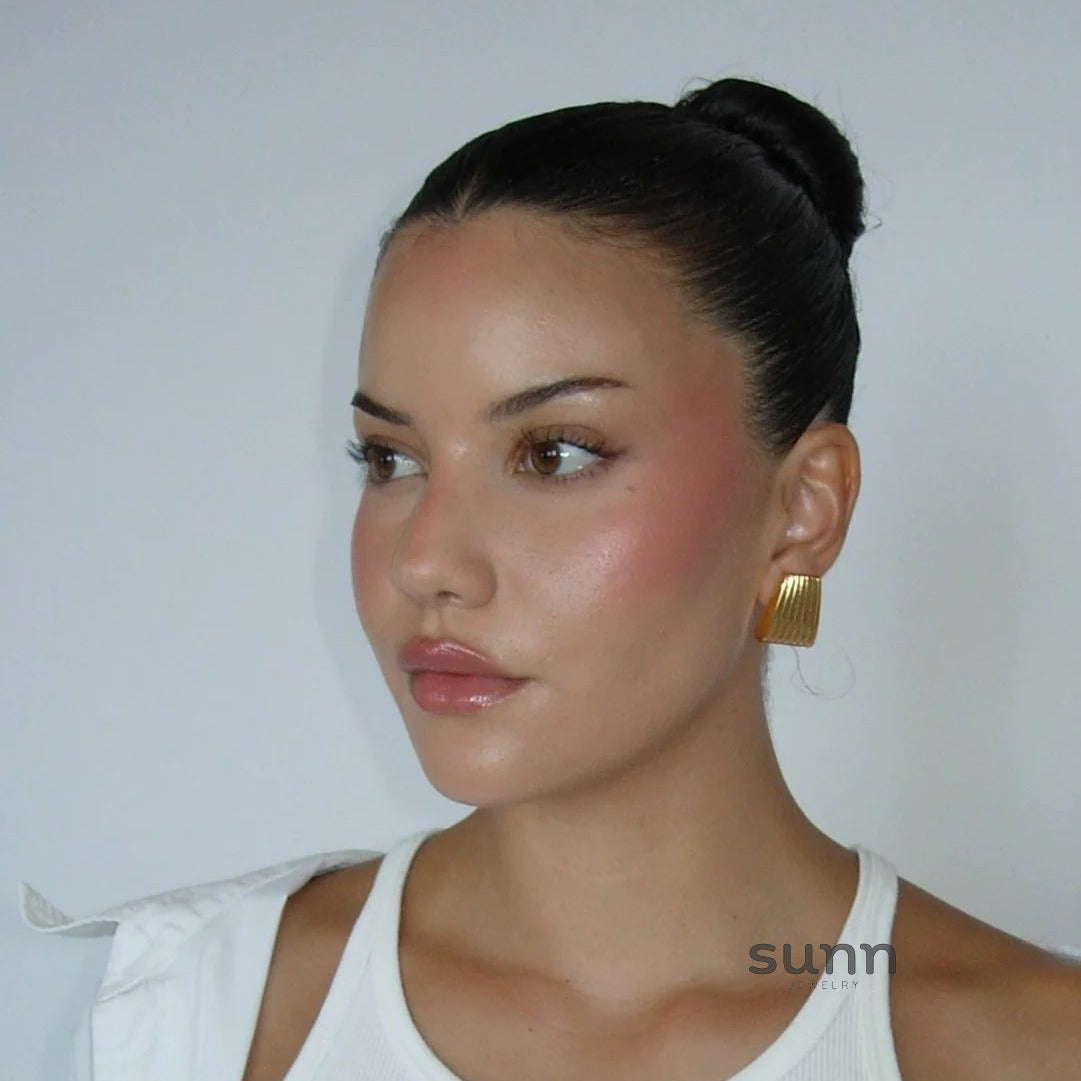 Dania Gold Trapezoid Earrings [HN9OT2OS]