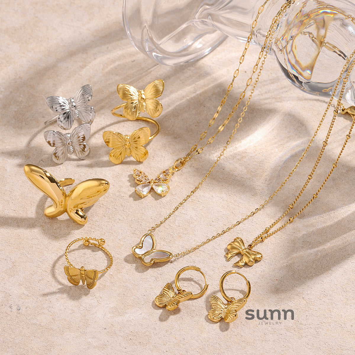 Dania Layered Sun Necklace [JB0NVNLI]