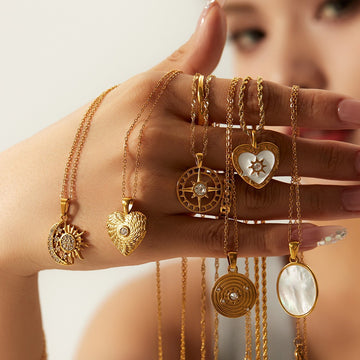 Dania Layered Sun Necklace [ZOH643NO]