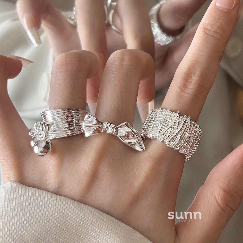 Daniela Bow Open Ring [9PY16IMK]