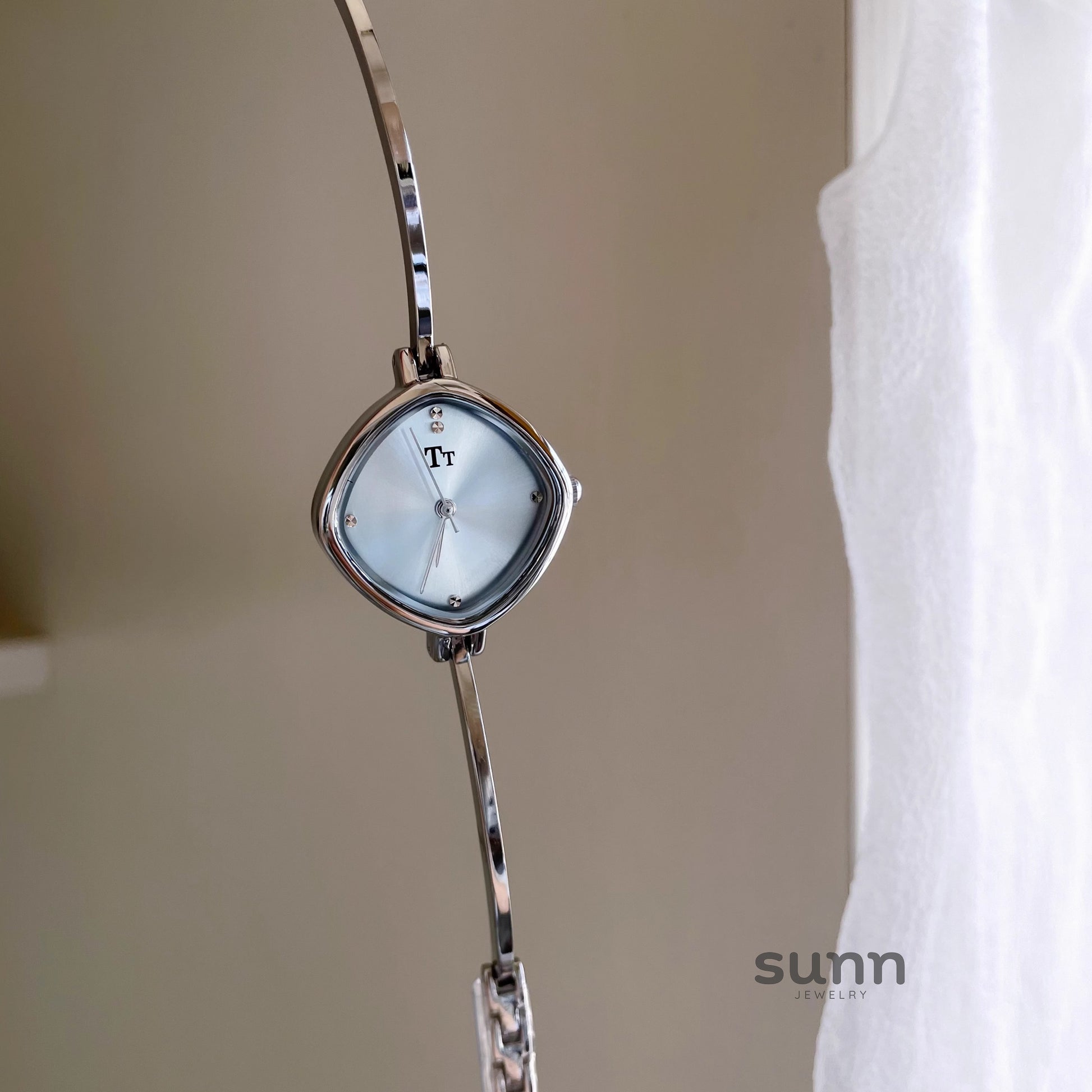 Daniela Elegant Bracelet Watch [8XIYWN7F]