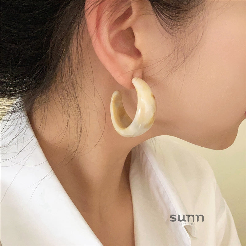 Danni Round Statement Earrings [72C77N18]