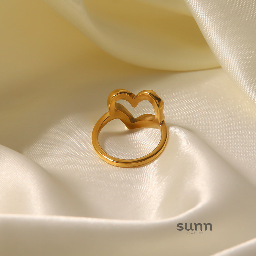 Dareen Hammered Heart Ring [MKSTUXMK]