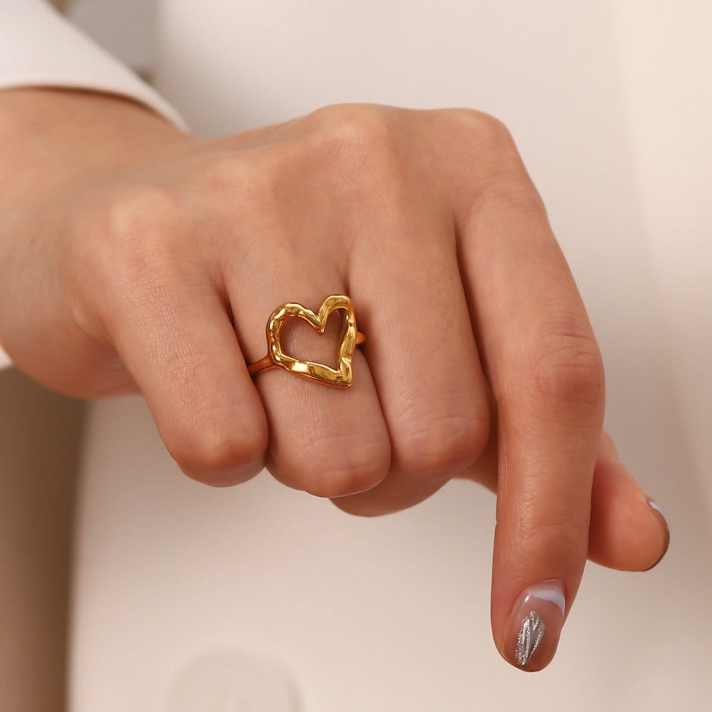 Dareen Hammered Heart Ring [4H4PSGKO]