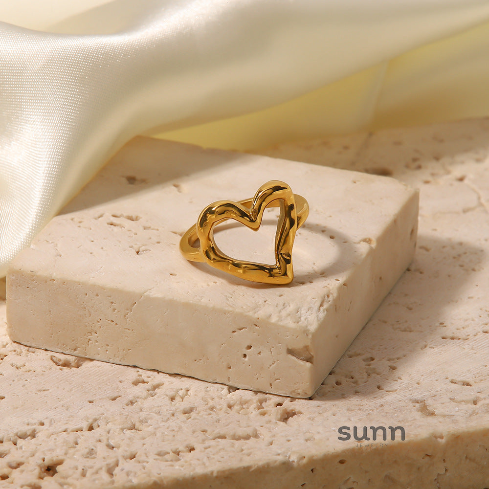 Dareen Hammered Heart Ring [YEKLL9PE]