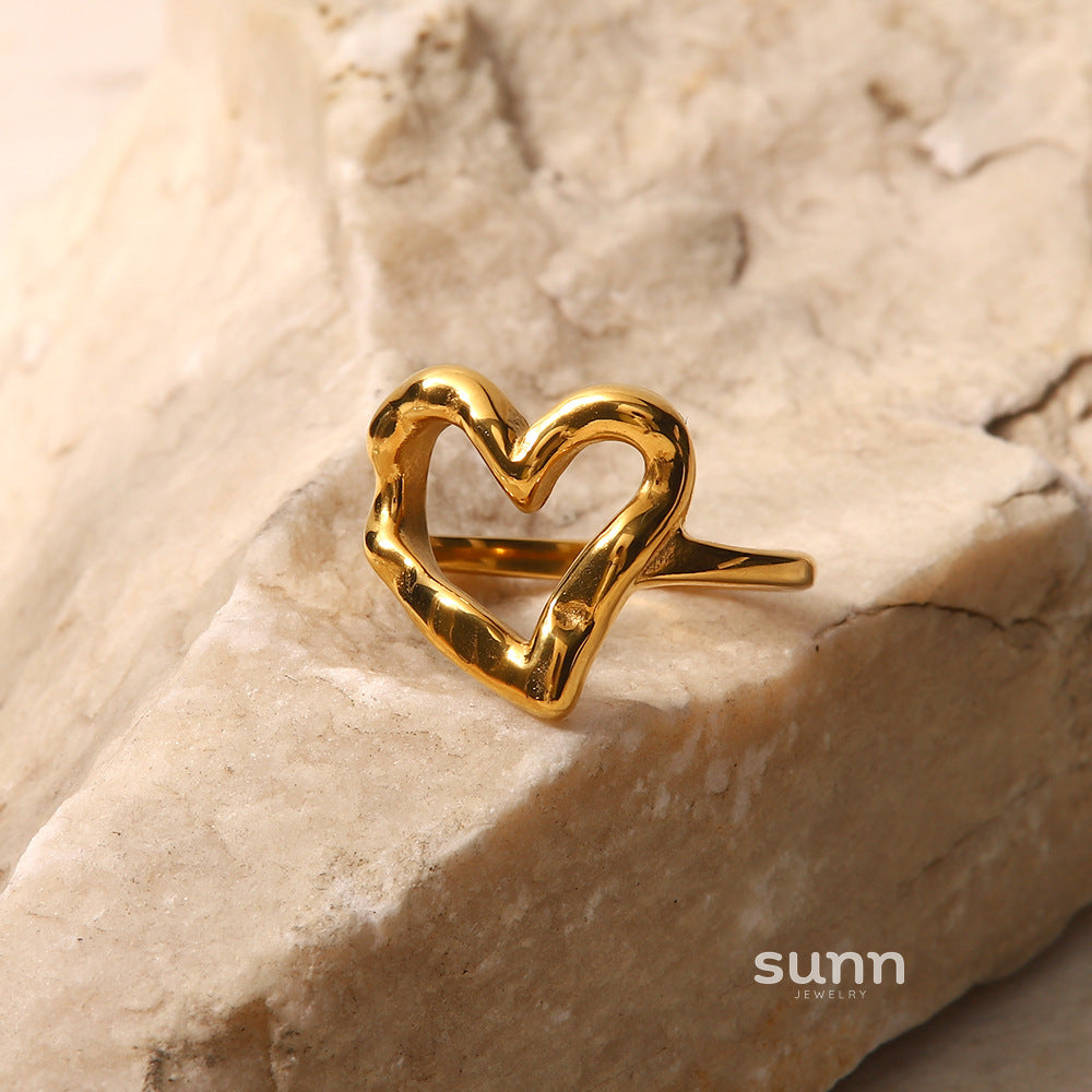 Dareen Hammered Heart Ring [XWTYCYU6]
