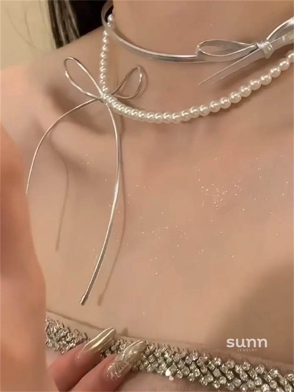 Darianna Pearl Bow Necklace