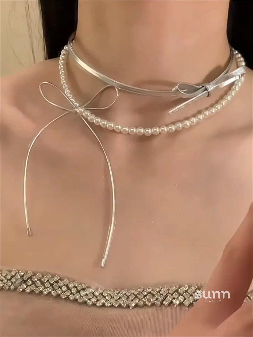 Darianna Pearl Bow Necklace