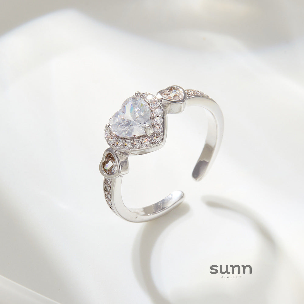 Dariela Olive Green Heart Ring [BTC97UZ8]
