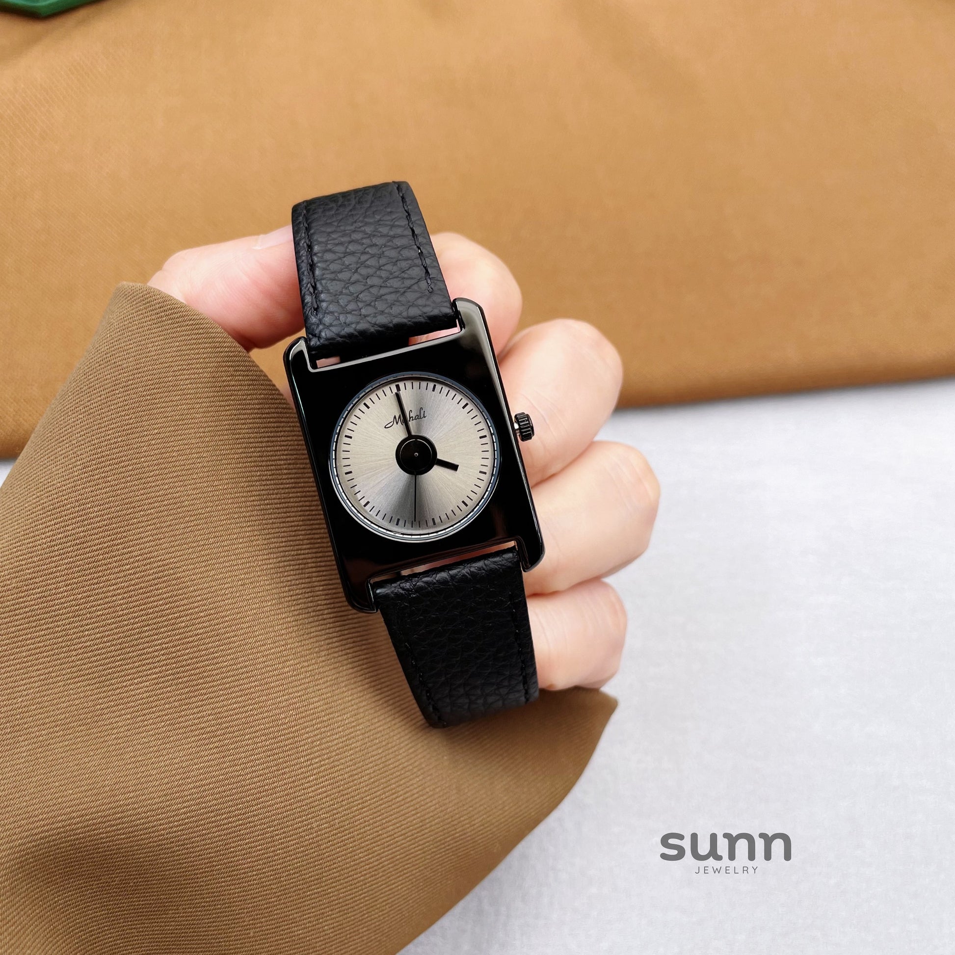 Dariyah Square Leather Watch [5Q8LA4PK]