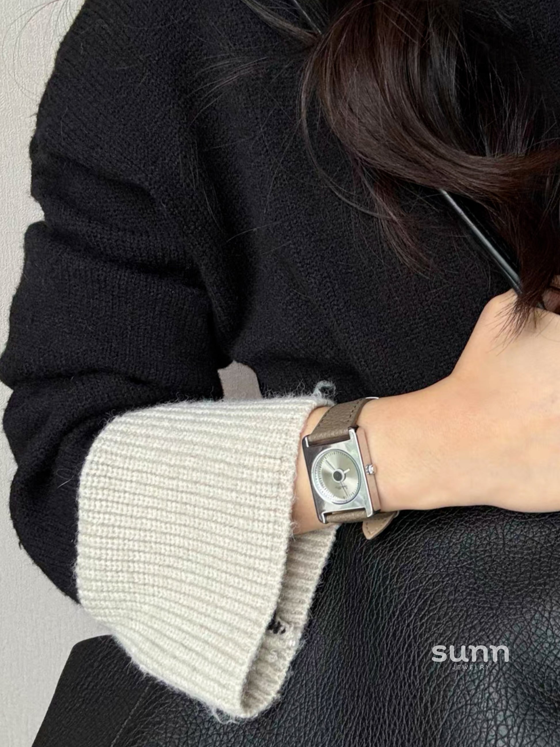 Dariyah Square Leather Watch [ZSOOPK3Q]