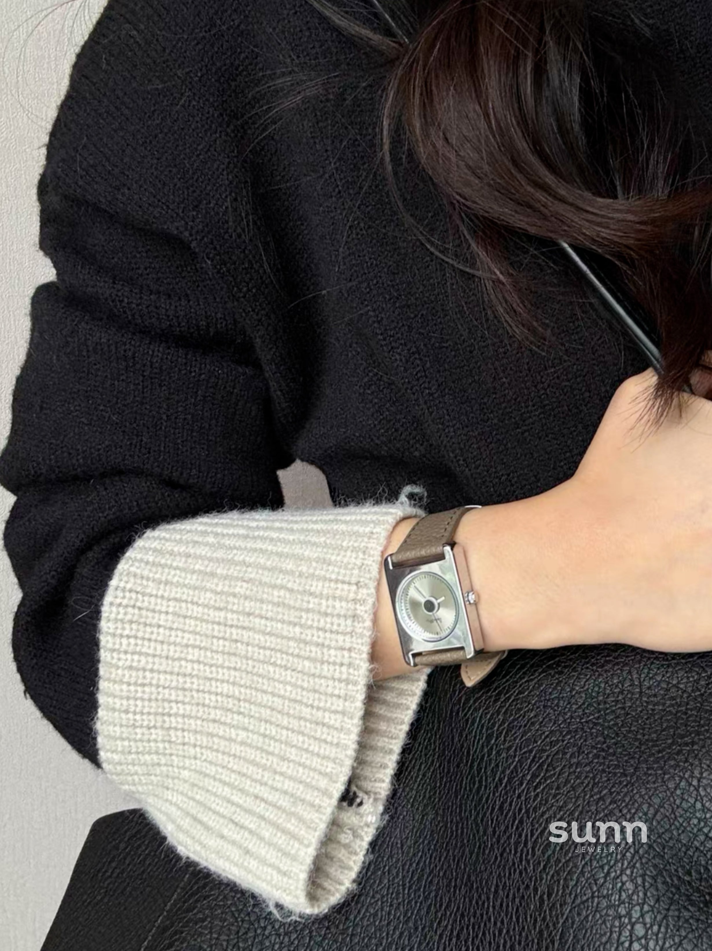Dariyah Square Leather Watch [ZSOOPK3Q]