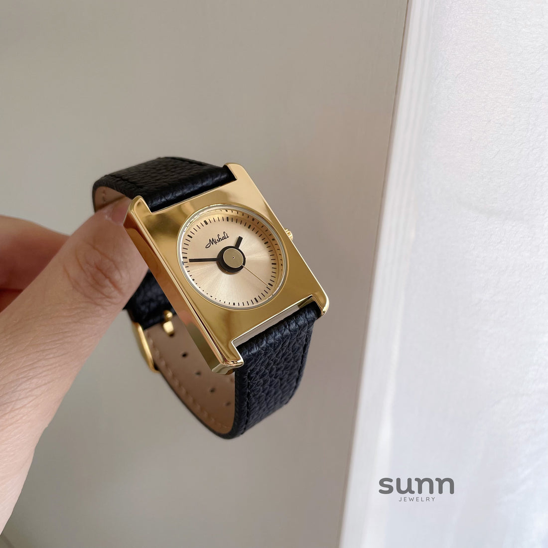 Dariyah Square Leather Watch [CAJ9NASW]