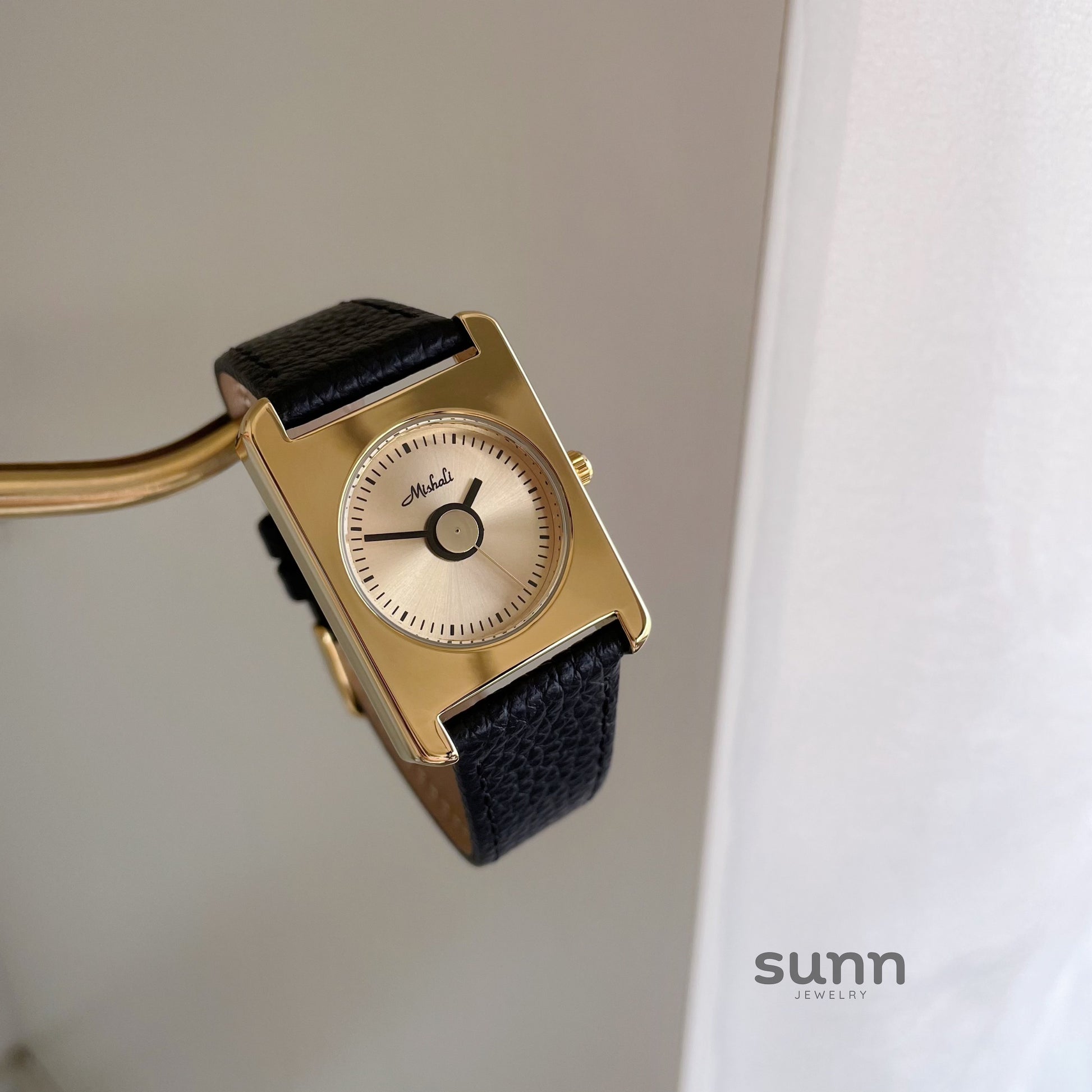 Dariyah Square Leather Watch [N7BVPFRM]