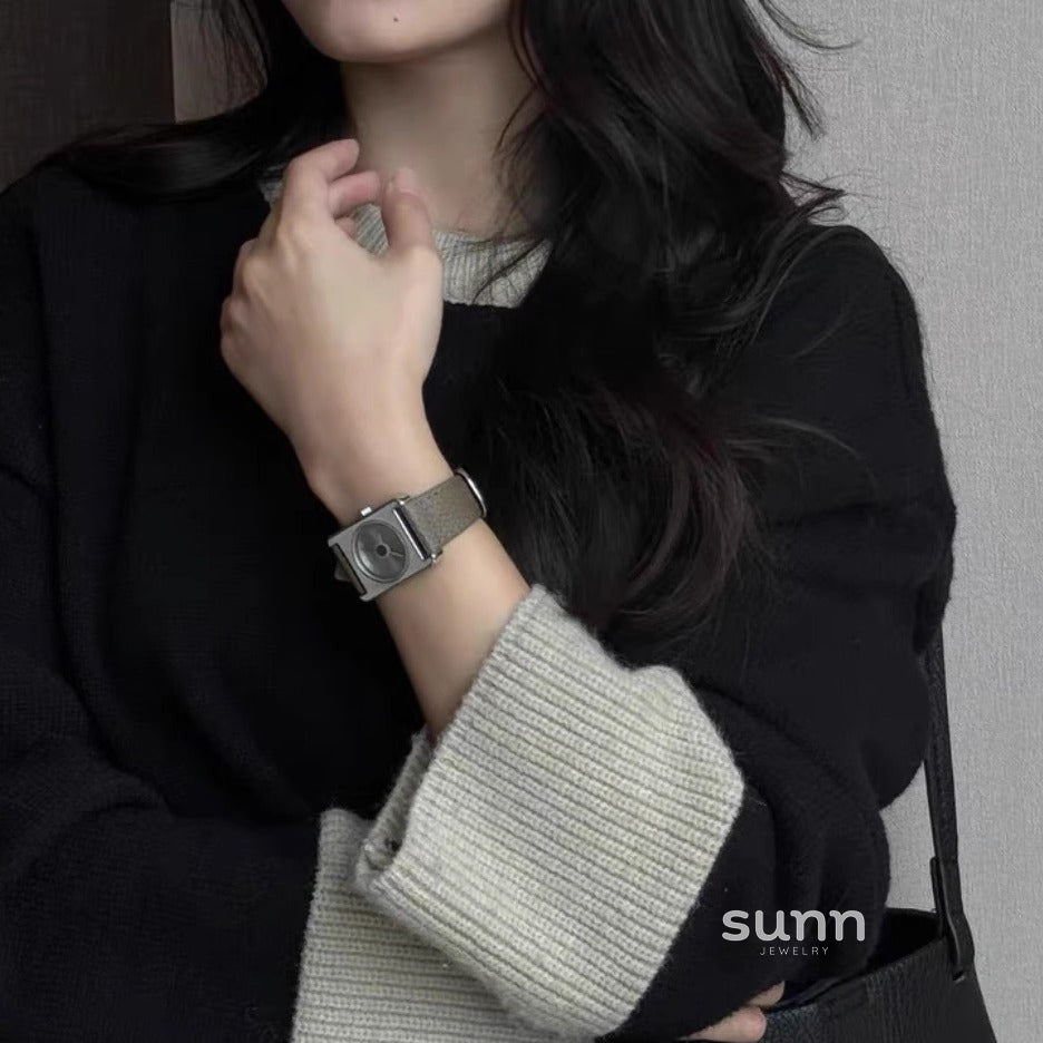 Dariyah Square Leather Watch [RDY9V6A8]