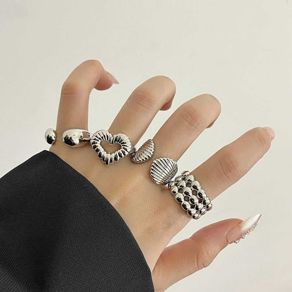 Davis Sculptural Heart Ring [GS3KM5JE]