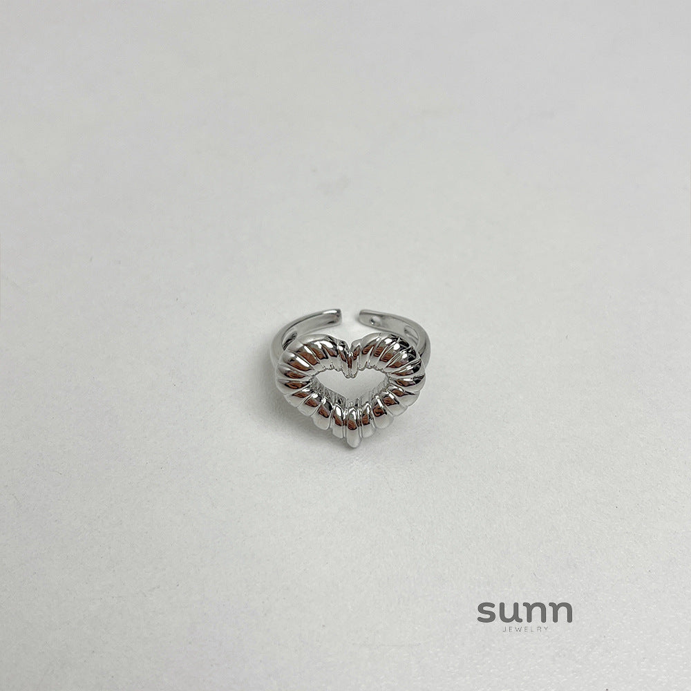 Davis Sculptural Heart Ring [4YBYMXOZ]