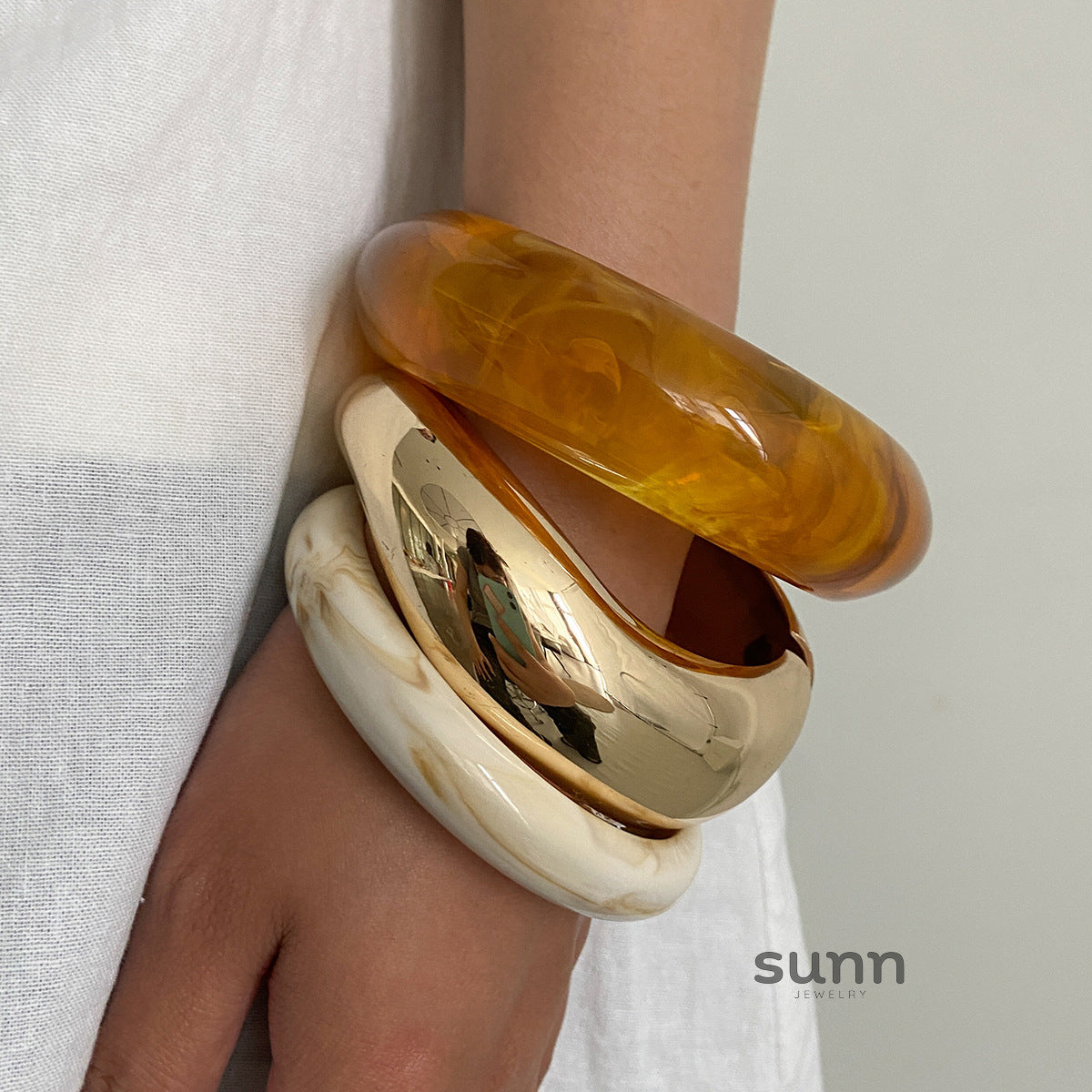 Dawson Swirl Resin Cuff Bangle [IQ6S0B1T]