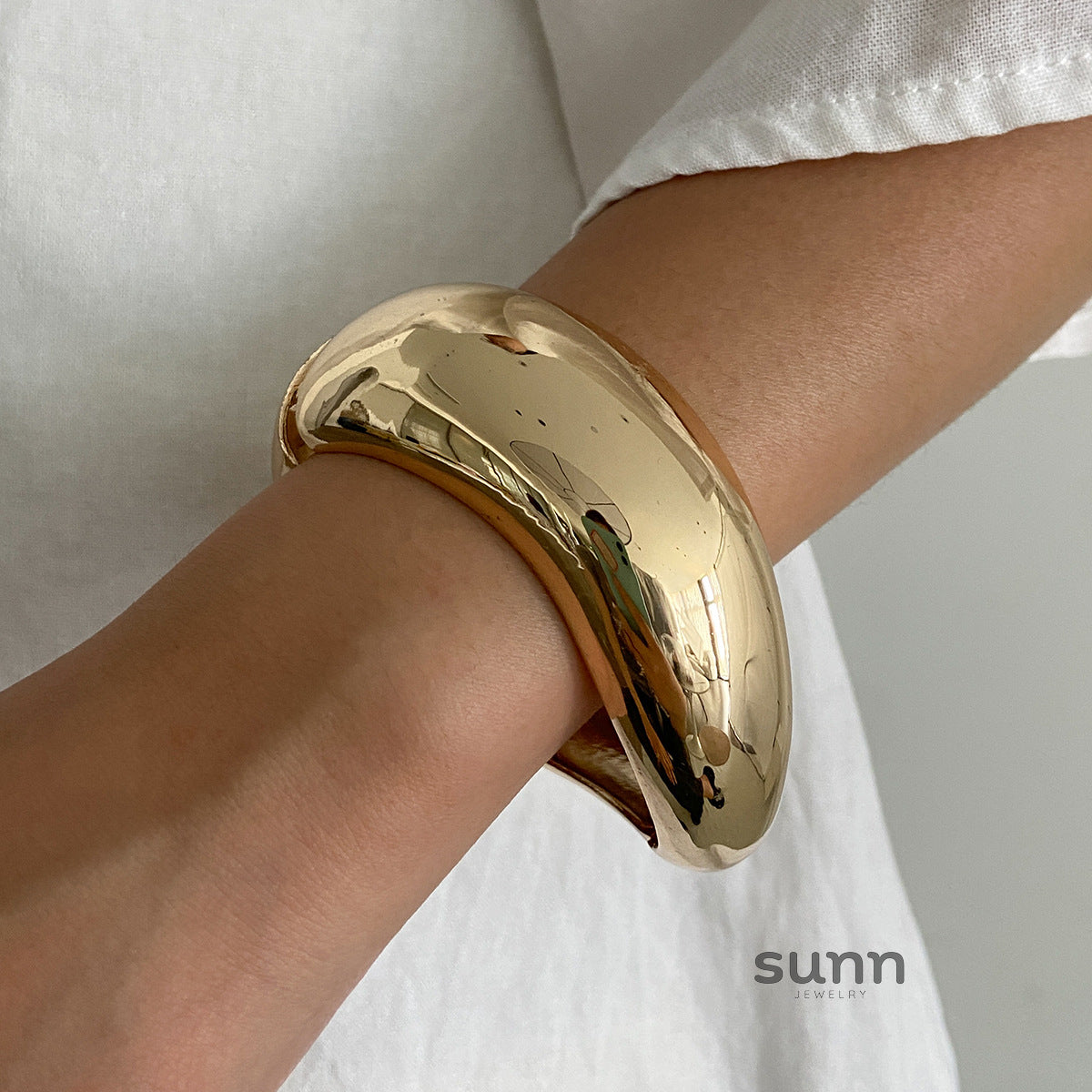 Dawson Swirl Resin Cuff Bangle [52CR0DRY]