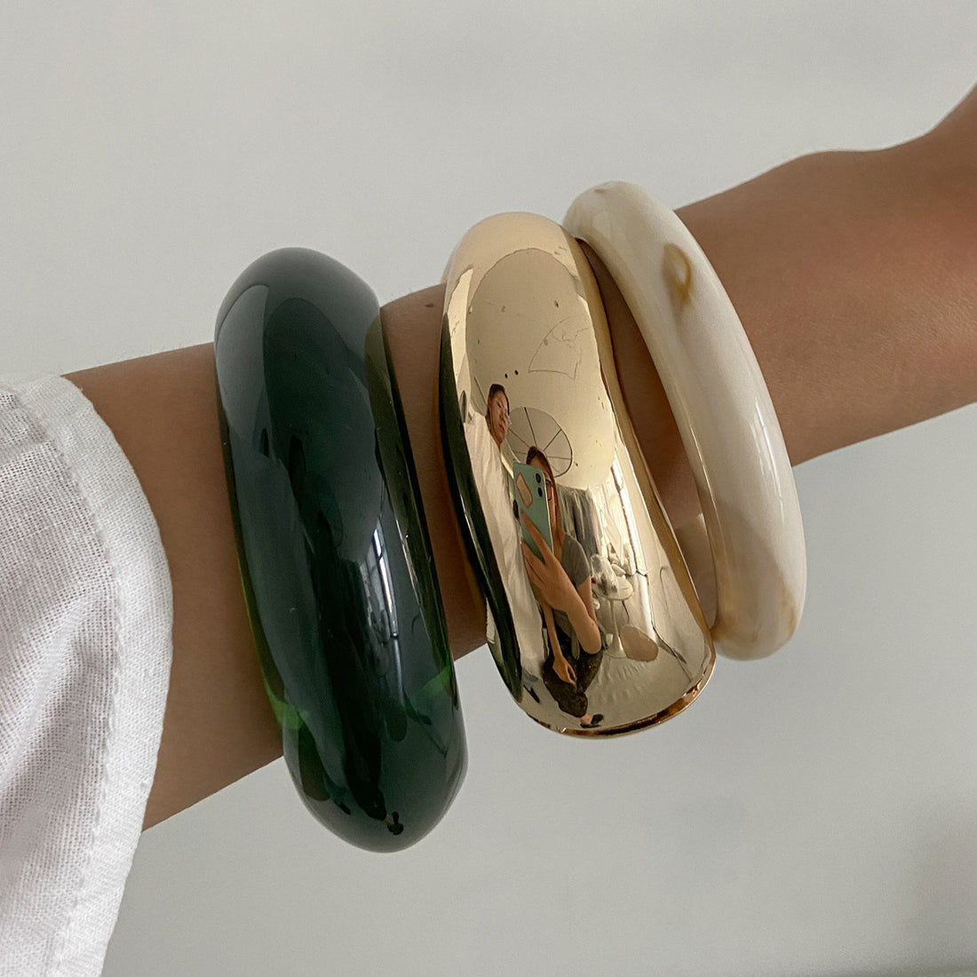 Dawson Swirl Resin Cuff Bangle [UNJAXODM]