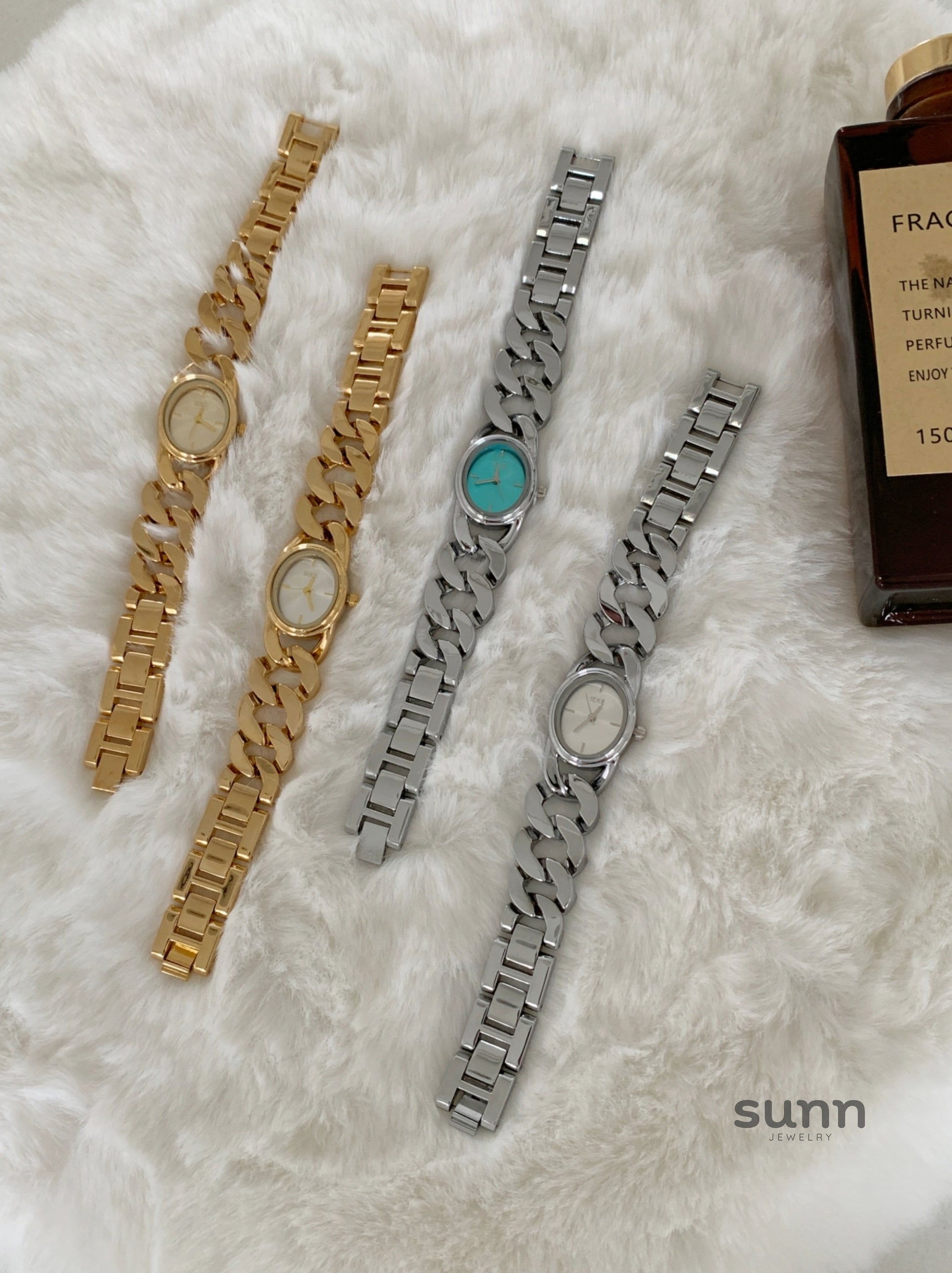 Daysi Cut-Out Bracelet Watch [BWJOKMPY]