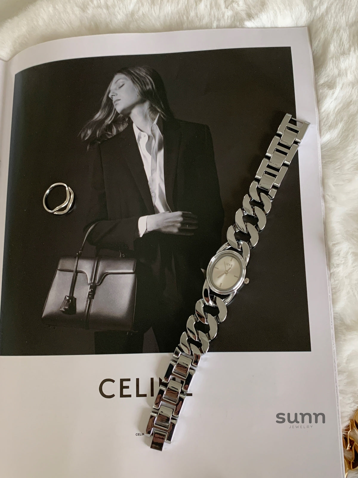 Daysi Cut-Out Bracelet Watch [6138GXC1]