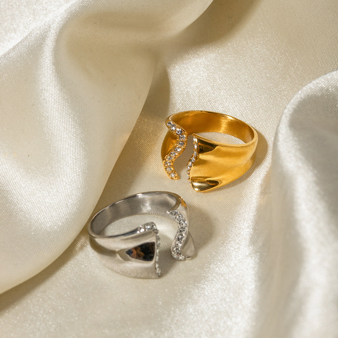 Deborah Wavy Rhinestone Ring