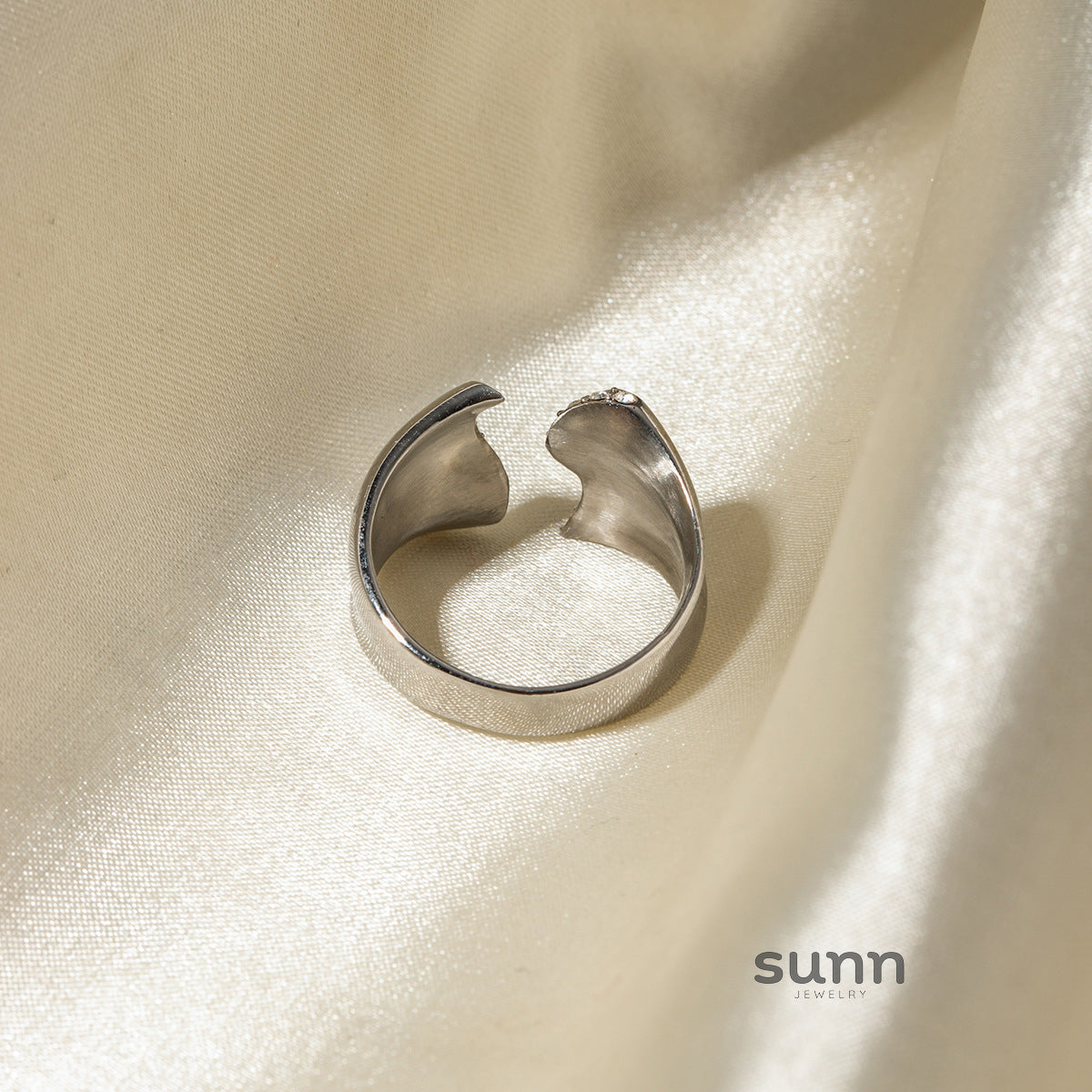 Deborah Wavy Rhinestone Ring